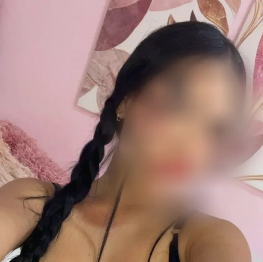 Denise, 23