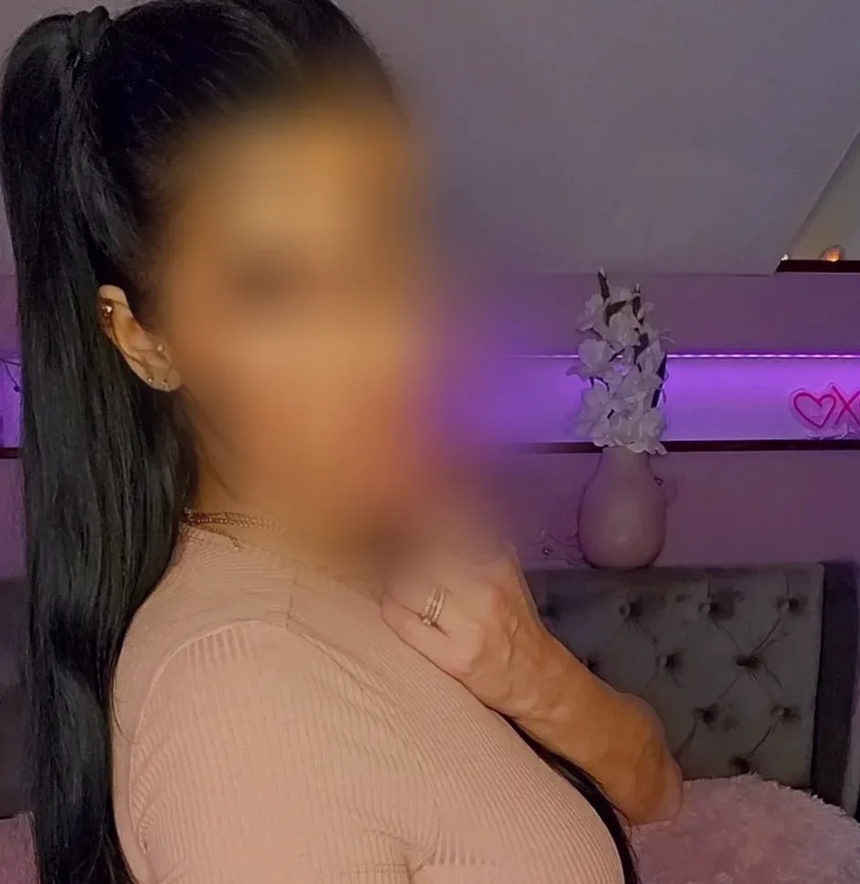 Jacqueline, 33