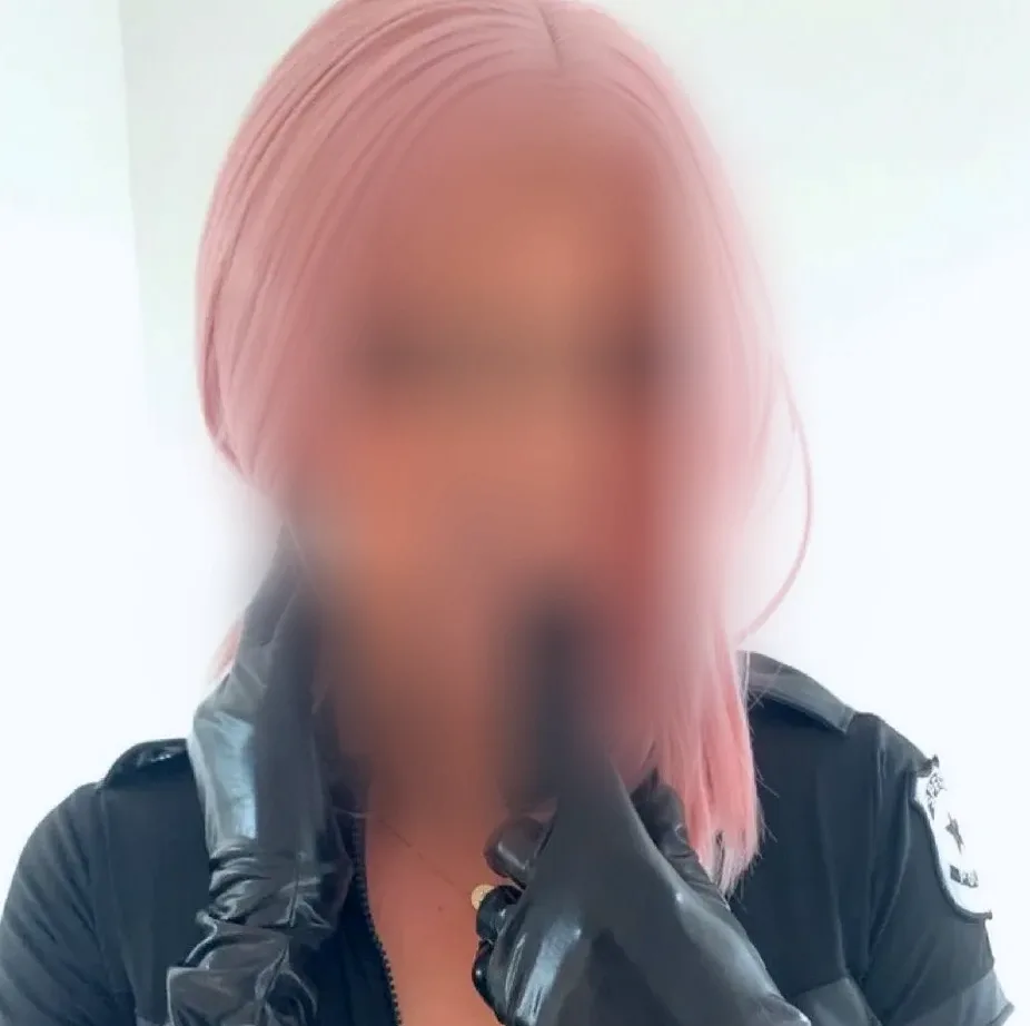 Kira, 35